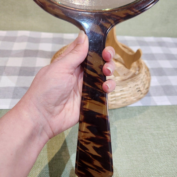 Tortoise Shell Handheld Mirror - Picture 6 of 9